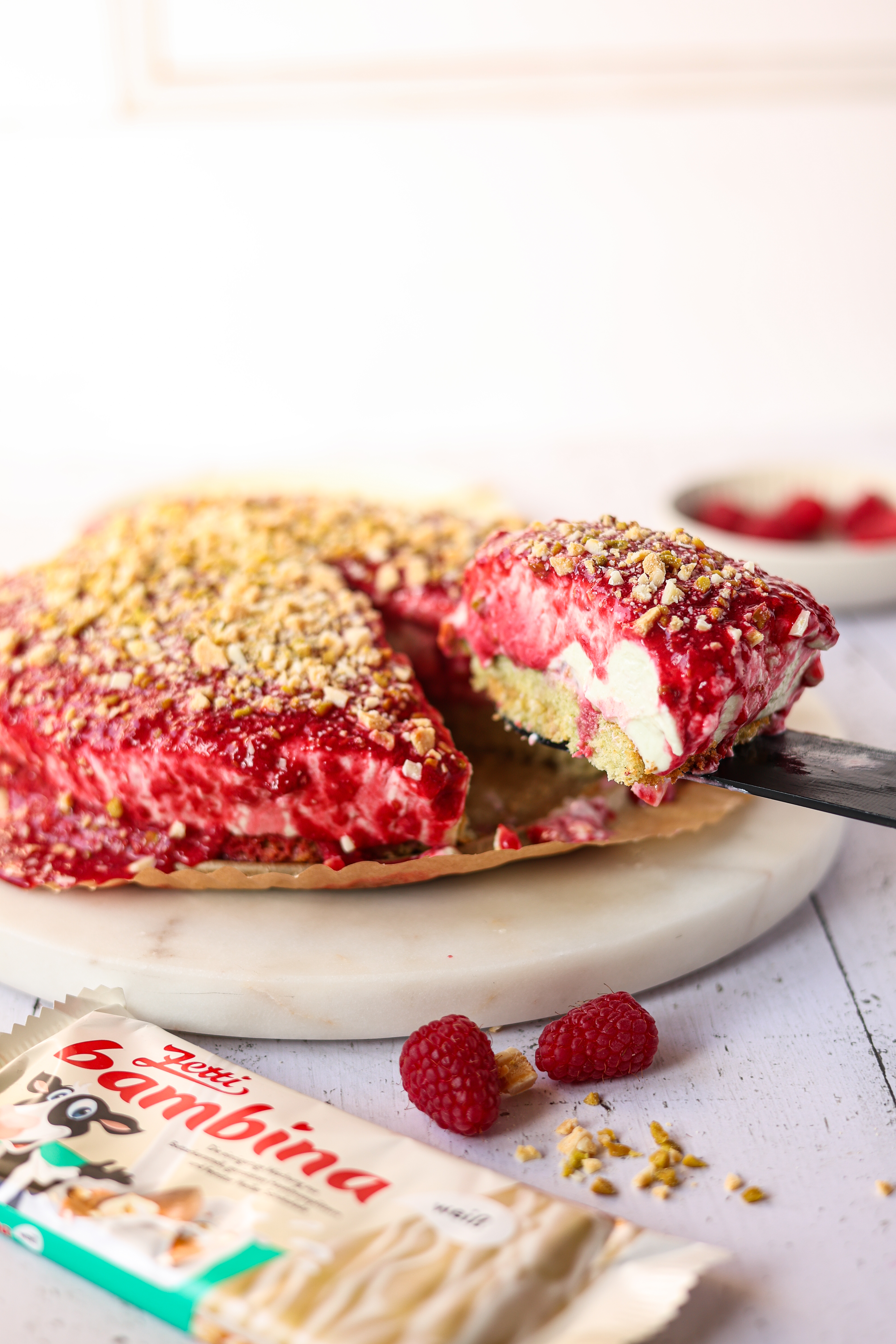 HIMBEER-PISTAZIEN-CHEESECAKE