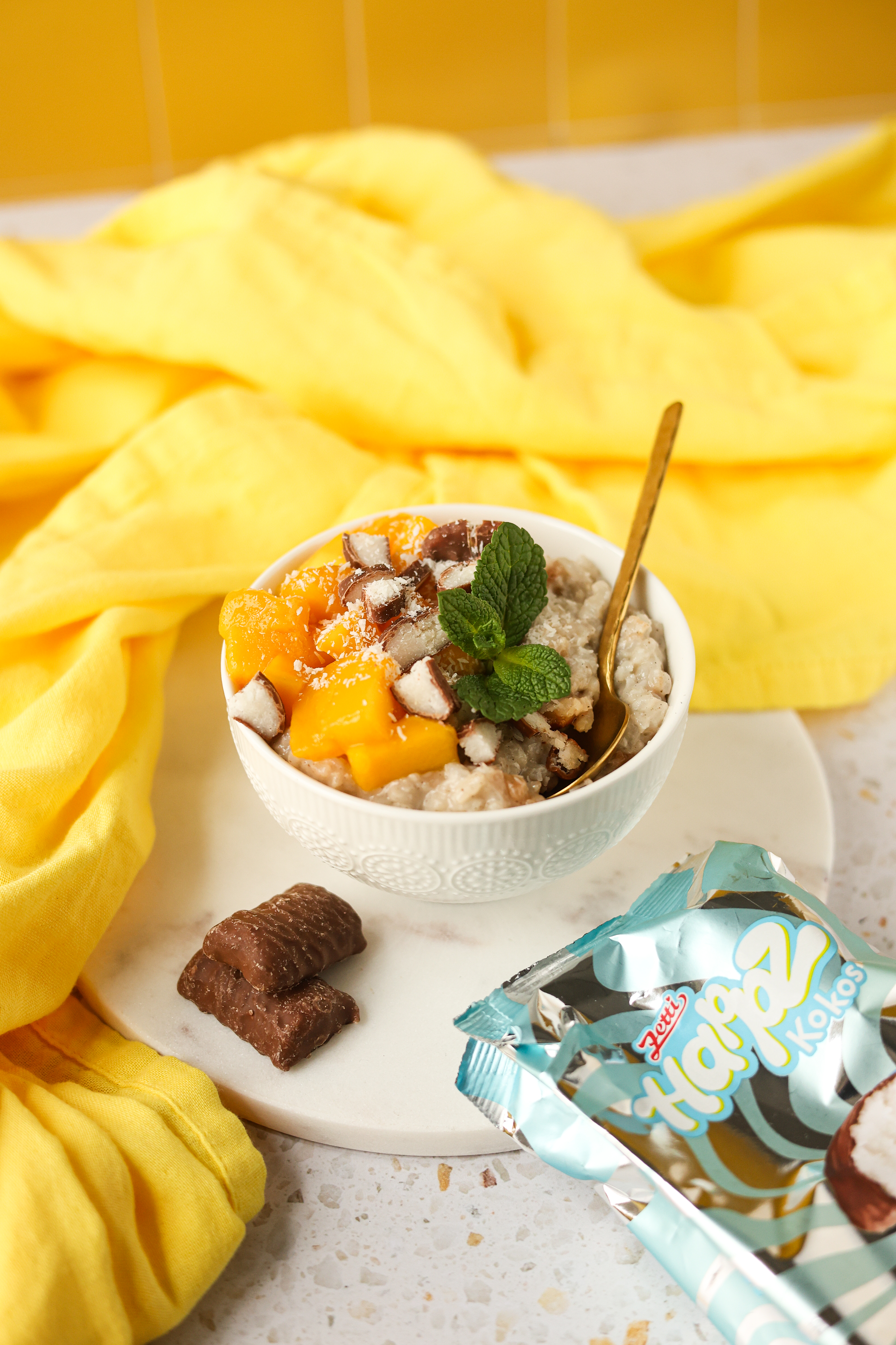 KOKOS-MILCHREIS MIT MANGO