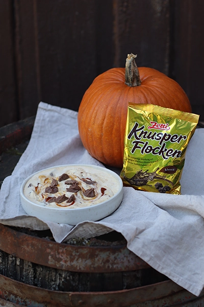 KNUSPERFLOCKEN-EISCREME  MIT PUMPKIN BUTTER SWIRL