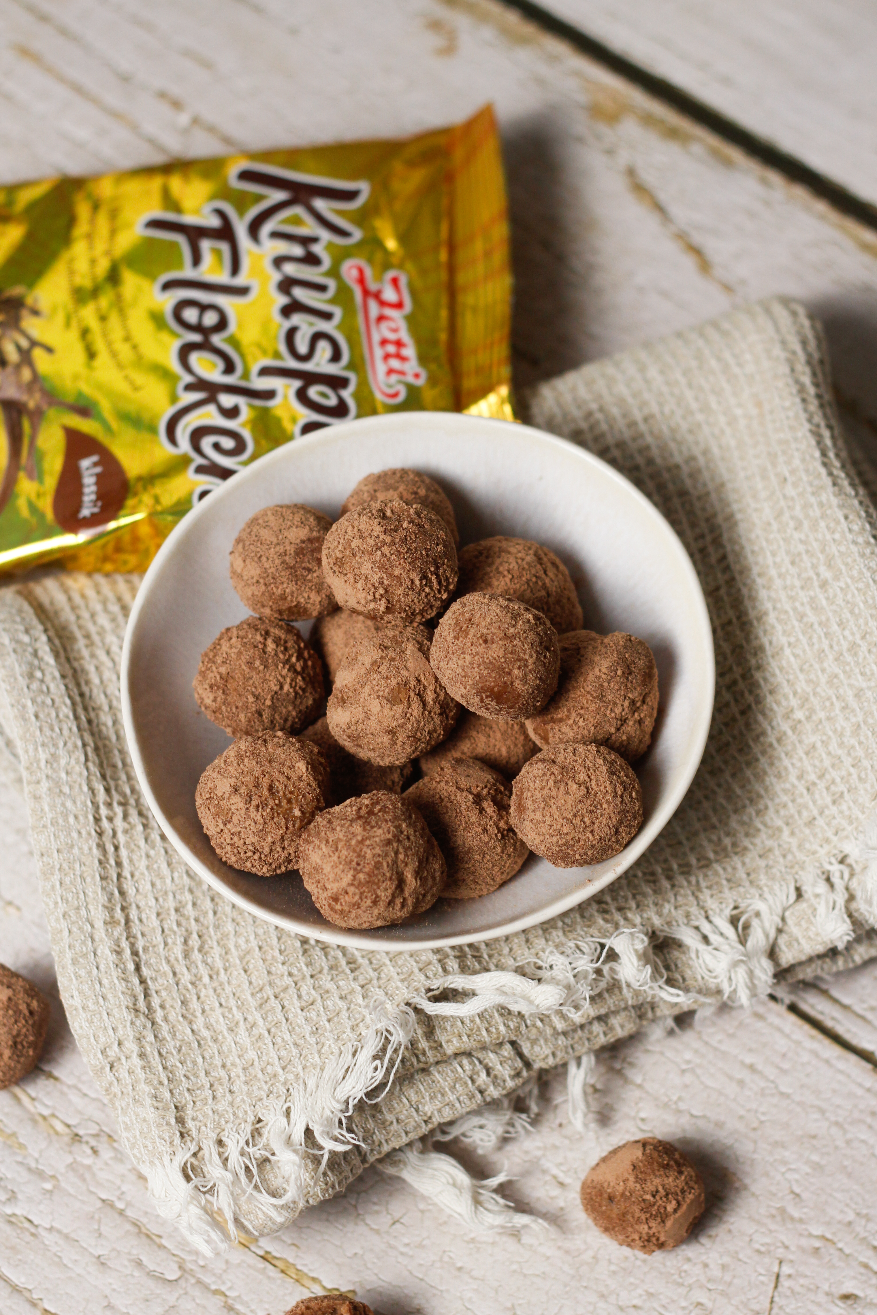 SCHOKO-PRALINEN SCHOKO-PRALINEN