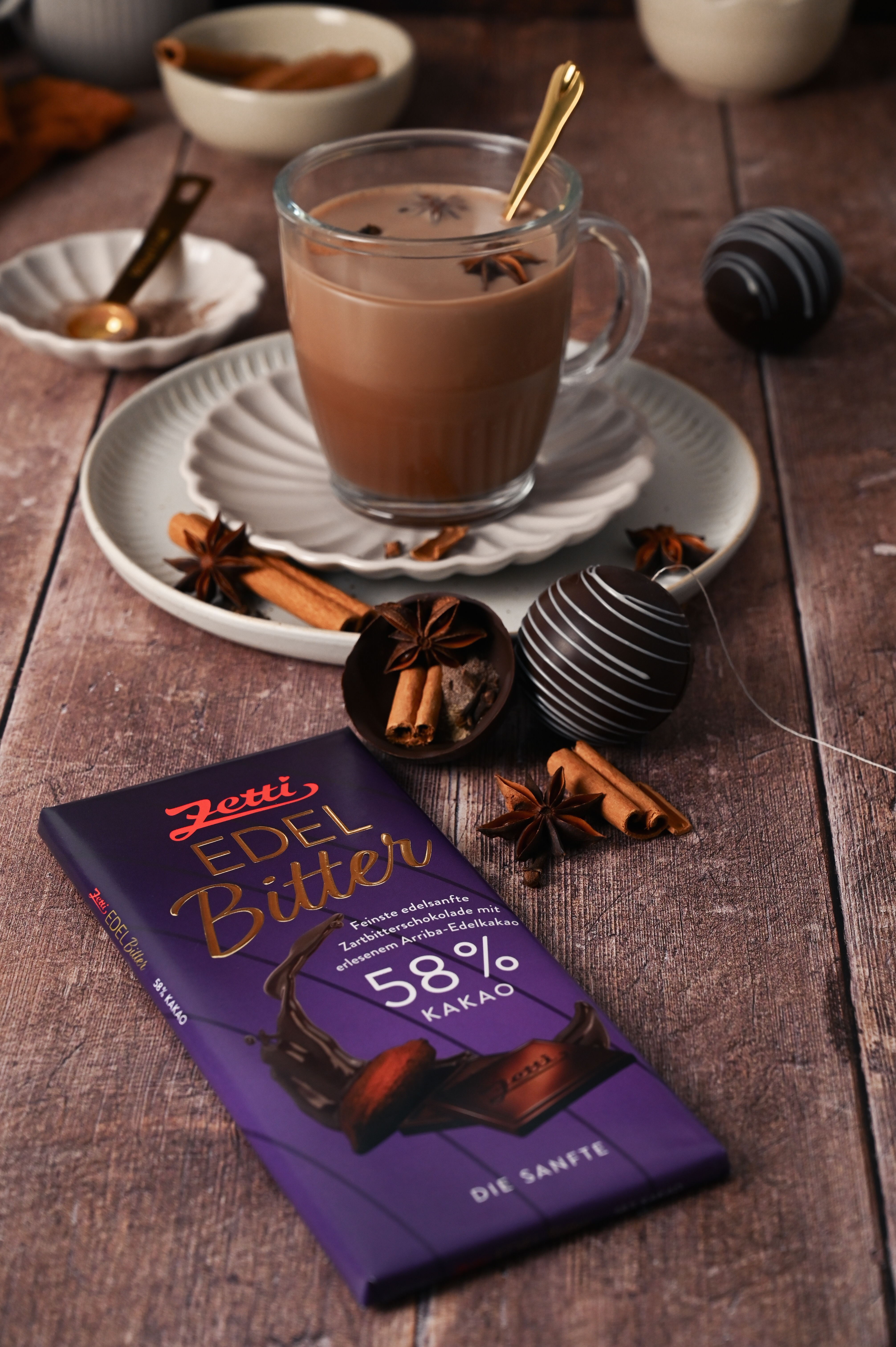 CHAI-TEE-SCHOKOBOMBE