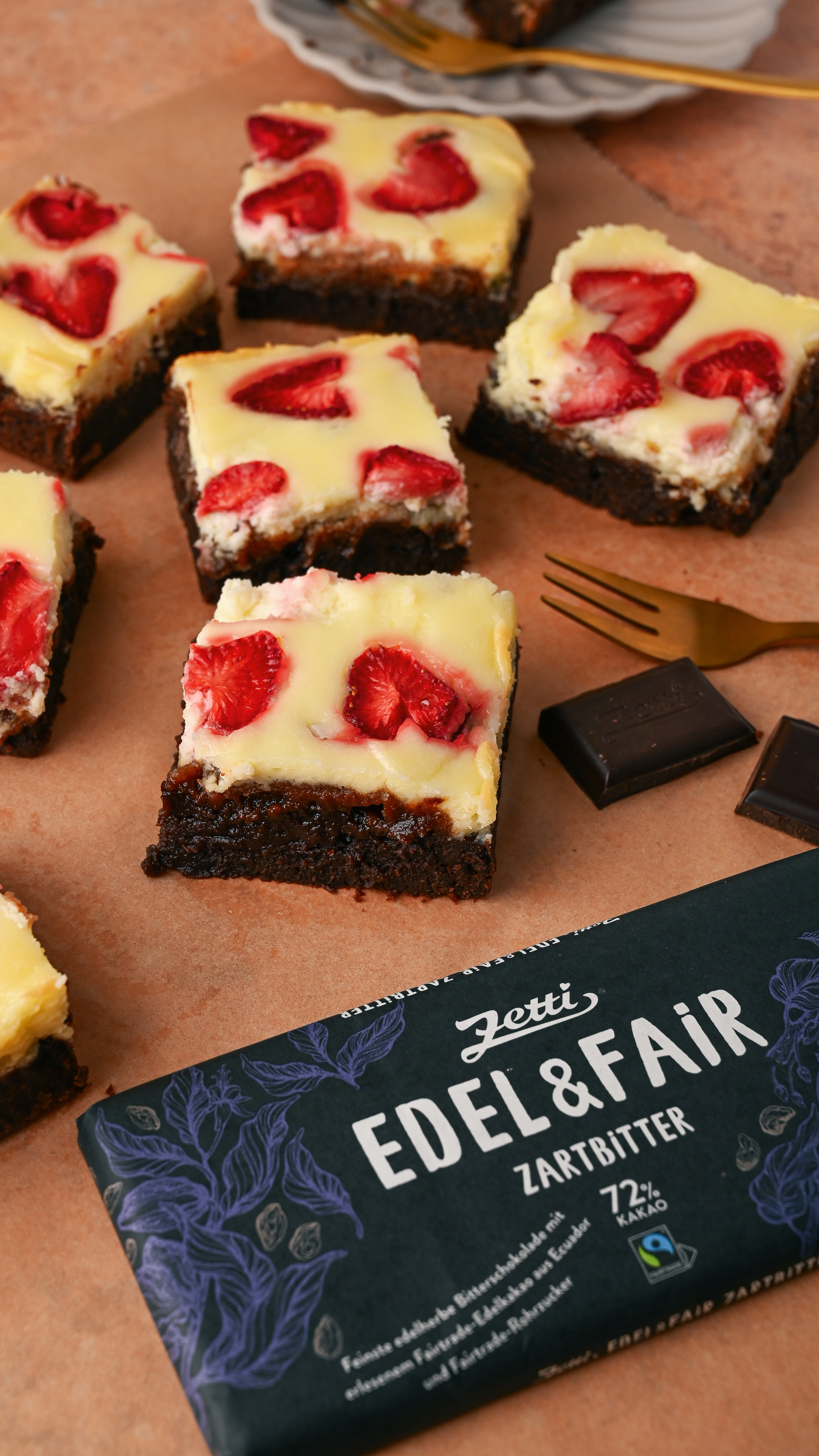 STRAWBERRY CHEESECAKE BROWNIE