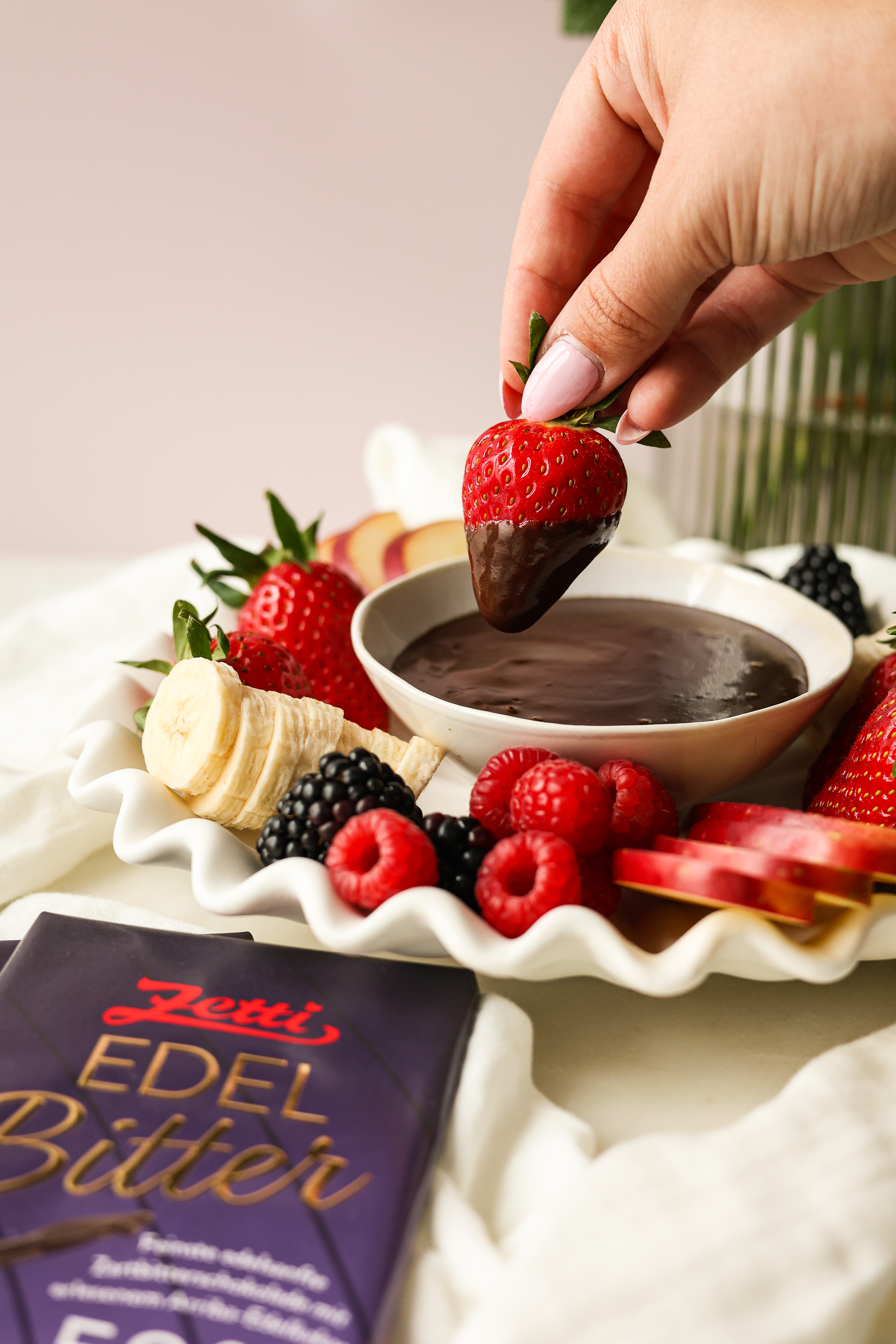 OBSTKRANZ MIT SCHOKOLADE