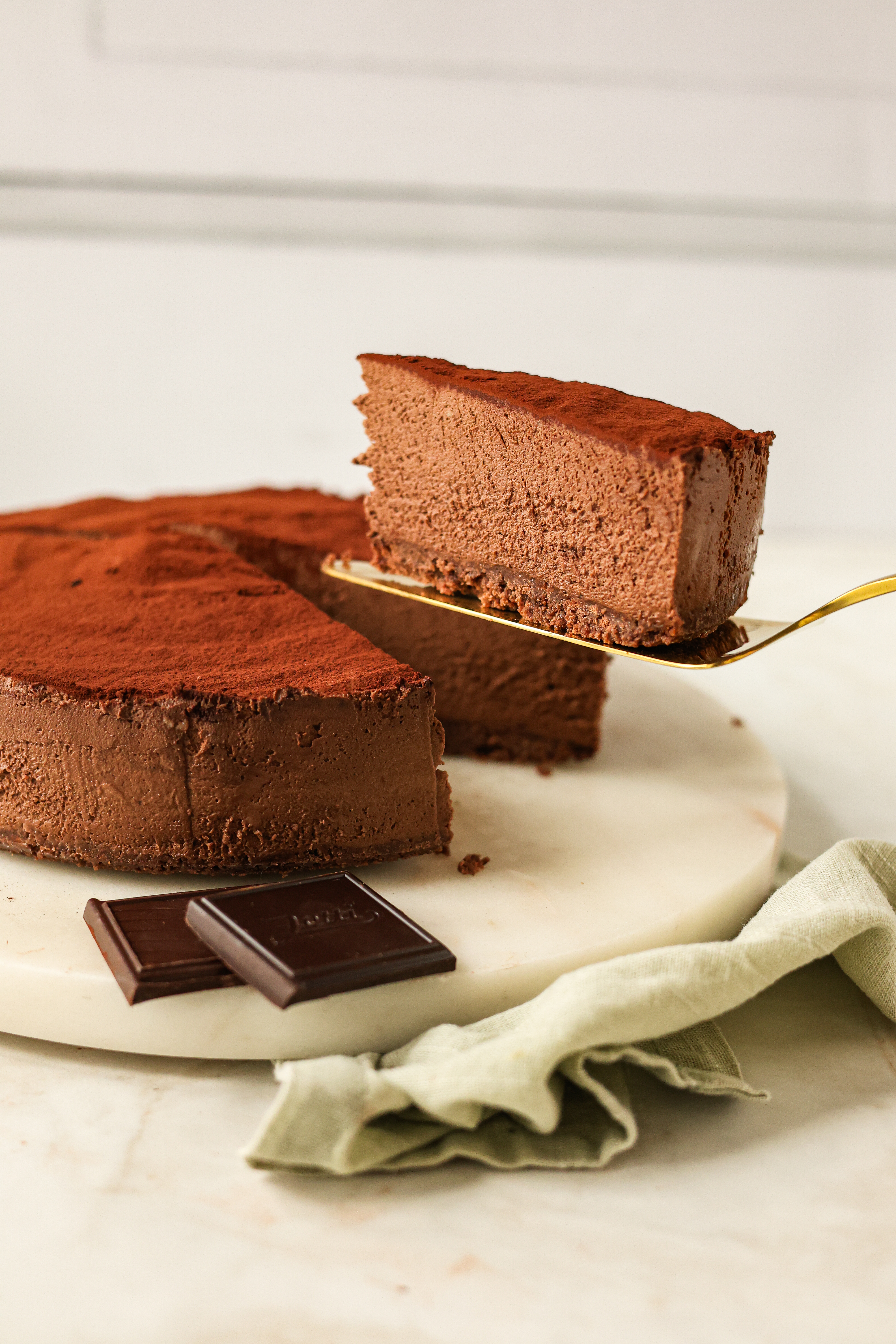 NO BAKE MOUSSE-AU-CHOCOLAT-KUCHEN