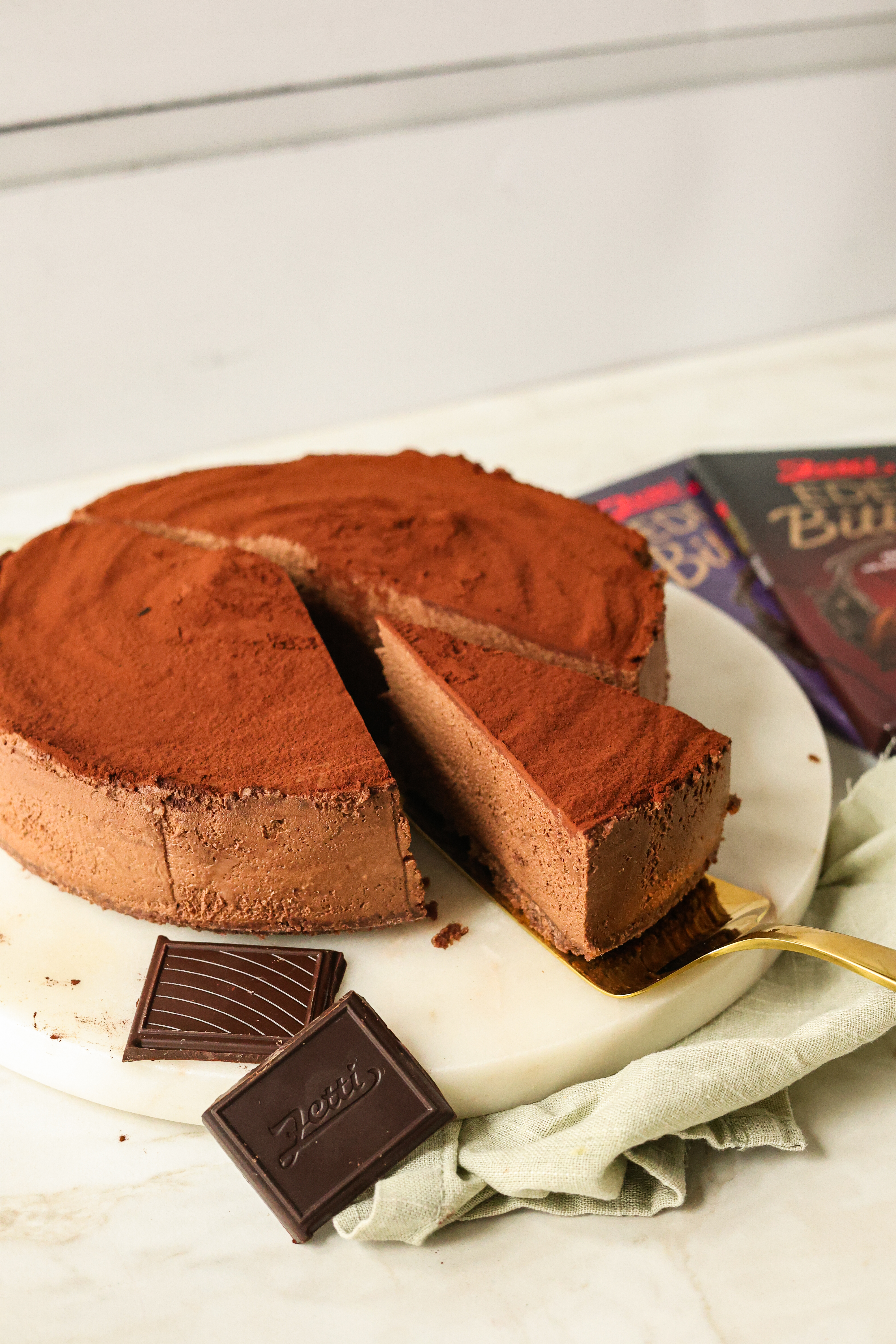 NO BAKE MOUSSE-AU-CHOCOLAT-KUCHEN