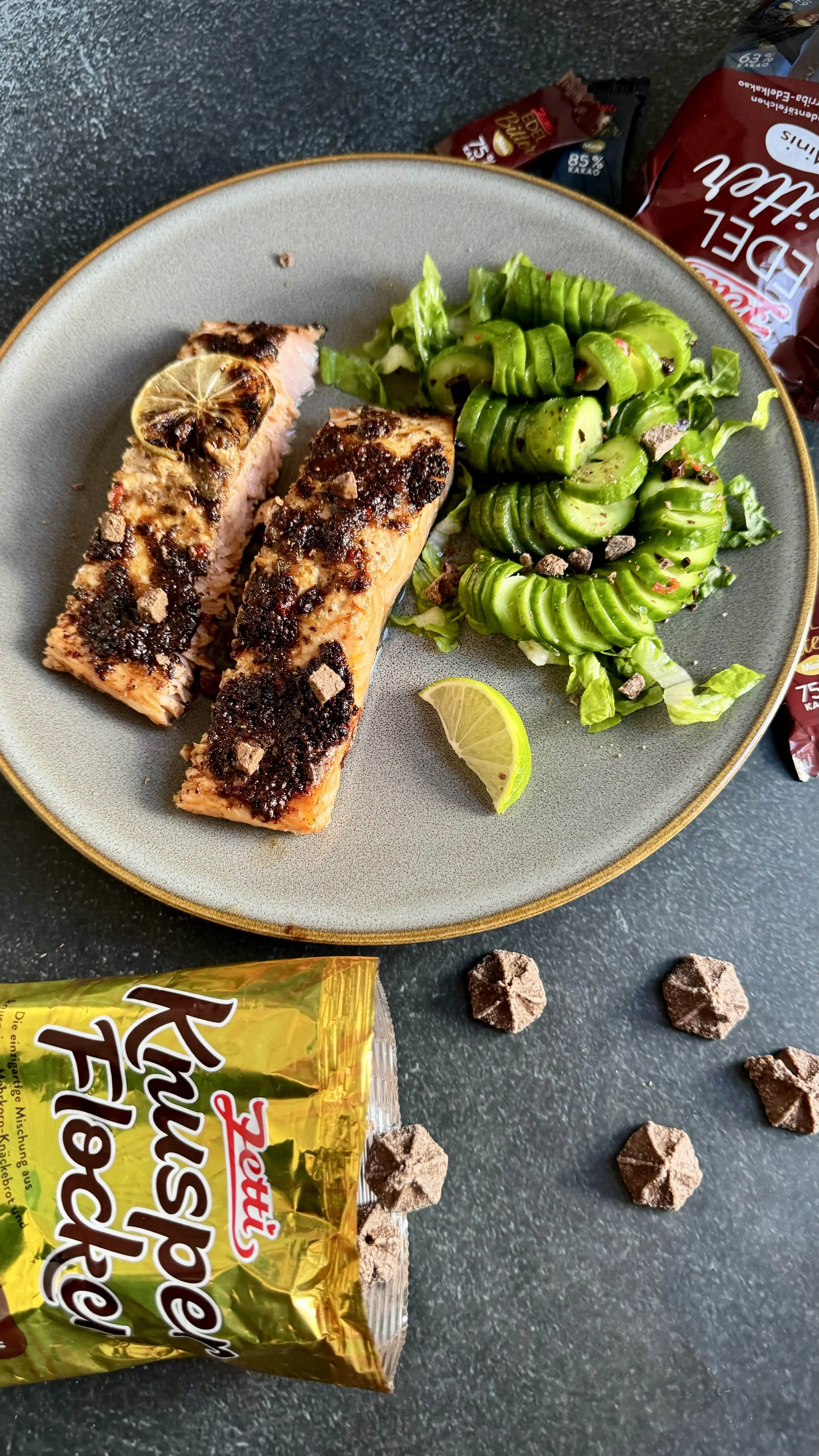 JAPANISCHER GURKENSALAT MIT LACHS