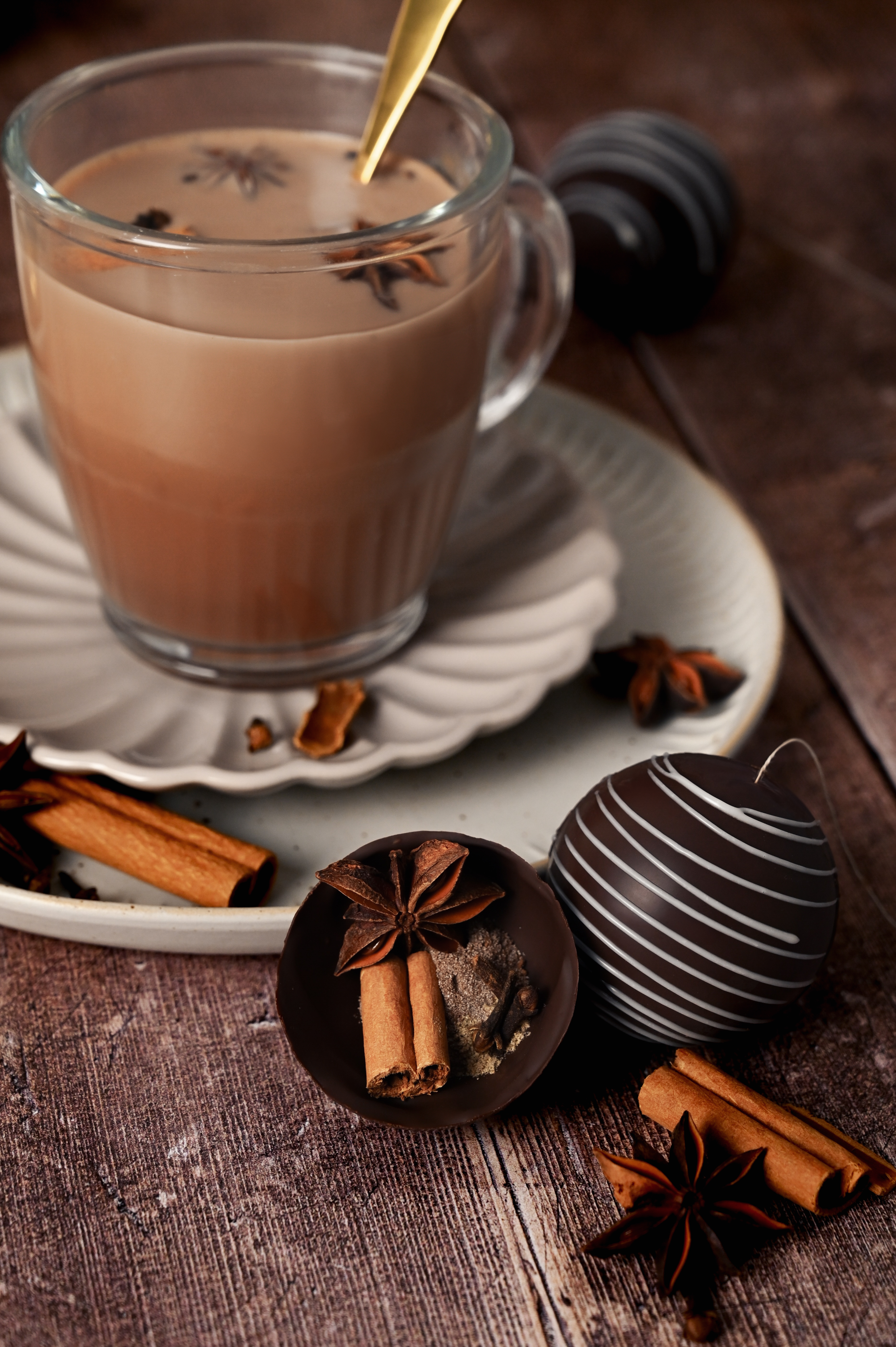 CHAI-TEE-SCHOKOBOMBE