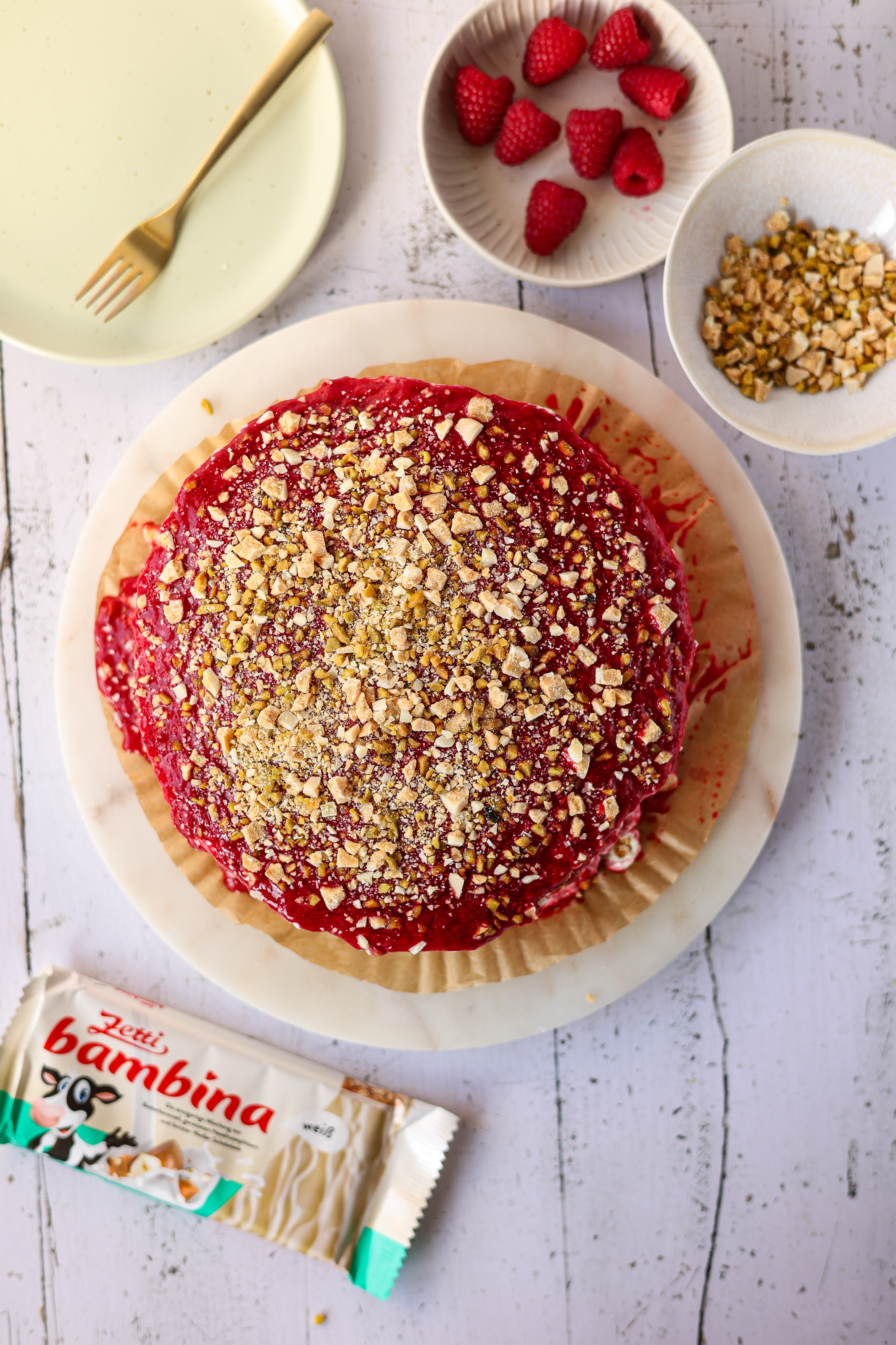 HIMBEER-PISTAZIEN-CHEESECAKE